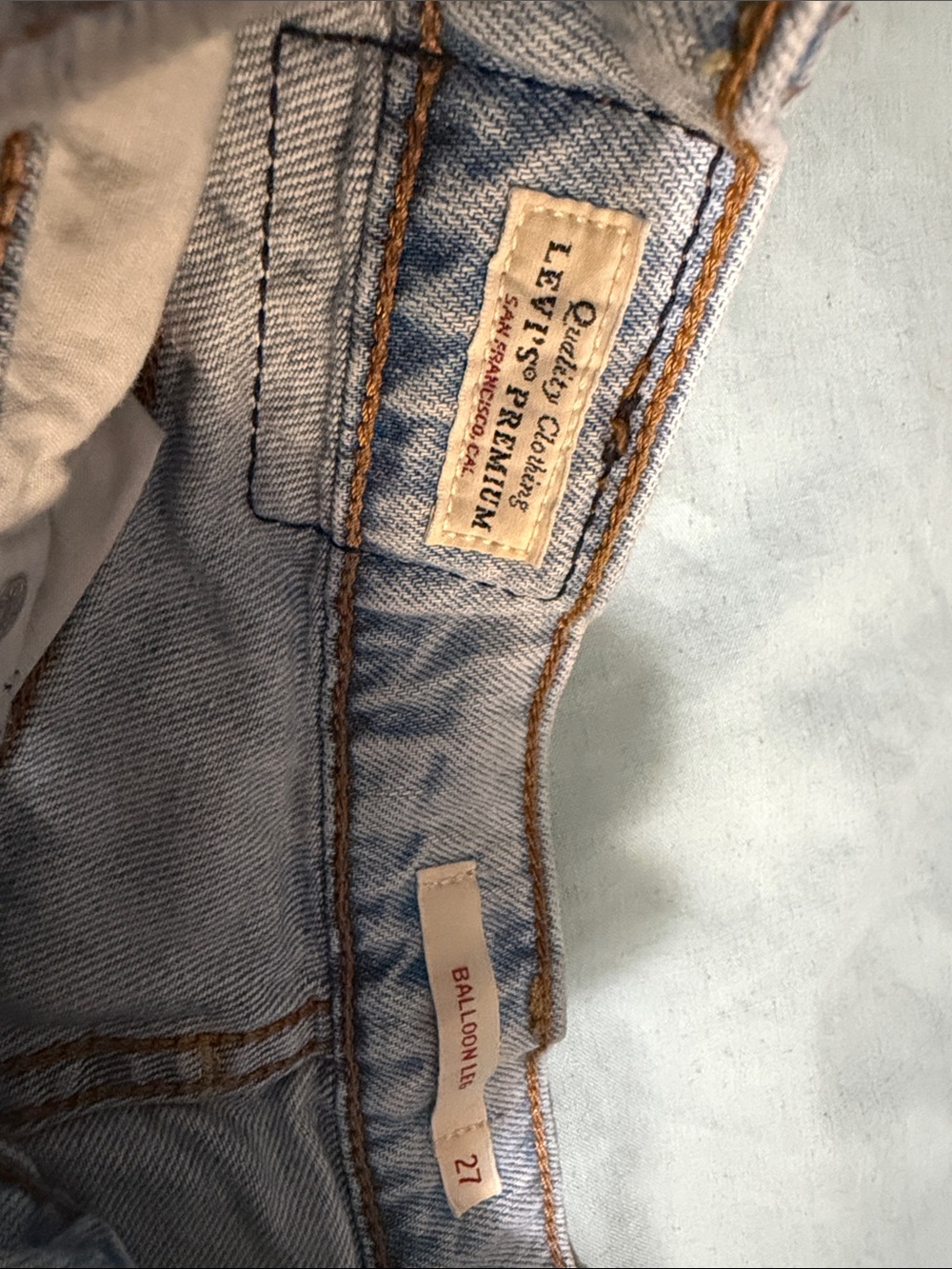 Levi's Premium balloon leg Jeans with big E Red Tab size 27x 26 - Picture 4 of 5